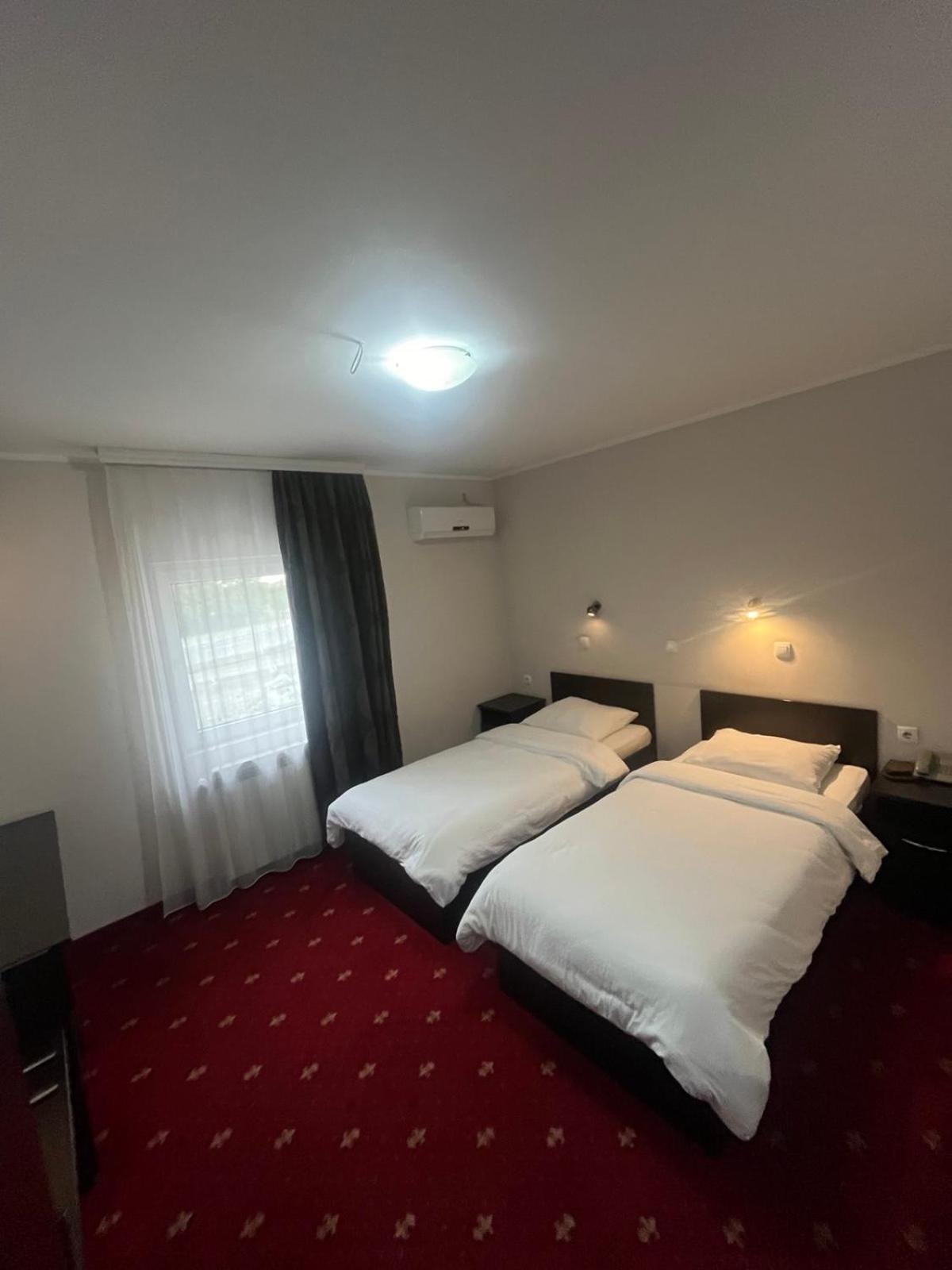 Elegance Hotel
