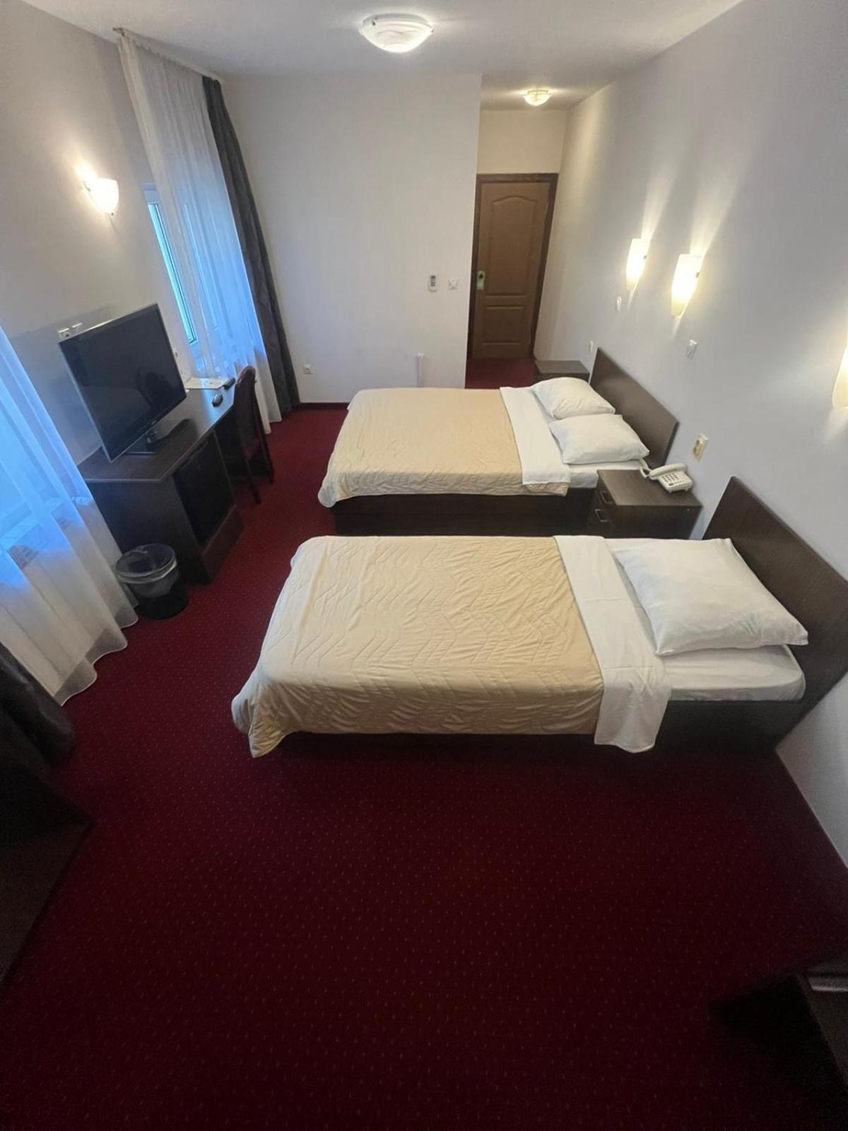 Elegance Hotel